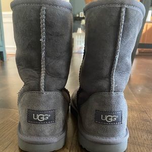Gray Uggs, lightly worn, size 6Y / 7.5 women’s